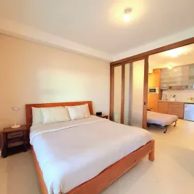 STAYLUXIA - MANILABAYVIEW - Luxury and Superior Suites with, Balcony -except Studios- Pool, Netflix & Gym- Housekeeping Available - - Image 5