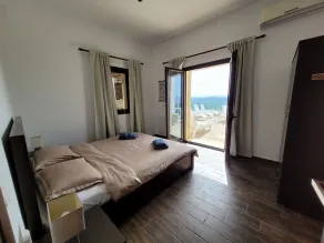 Exclusive villa with stunning mountain, valley and sea views - Image 5