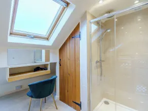 2 bedroom accommodation in Whitechapel, near Preston - Image 5