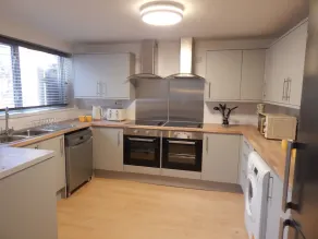 Modern, stylish and well located with parking - Image 5