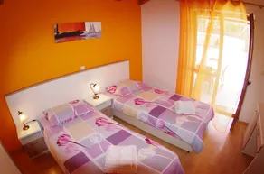 Encantadora casa con piscina privada en el pueblo de Sveti Kirin - Image 4