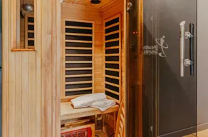 The Break Pool Spa Sauna Beach - Image 2