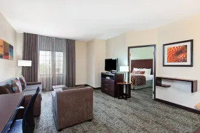 Suite King. Petit déjeuner gratuit. Piscine extérieure et bain à remous. - Image 3