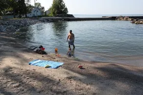 Bord de mer + Cedar Point + Pêche + Foyer extérieur + Parc & Quai = Ambiance maison au bord du lac ! - Image 5