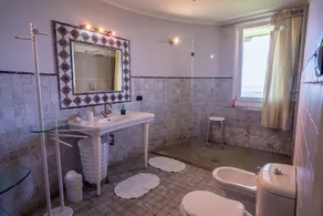 VILLA BELLAVISTA - Wake up to a stunning view of Lake Garda - Image 4
