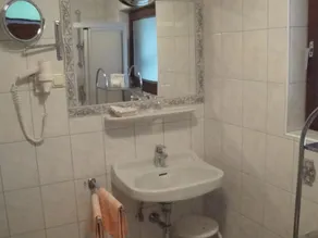 Appartement avec sauna, barbecue et jacuzzi - Image 5