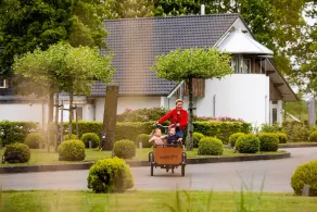 Beautiful House With Garden - Image 5