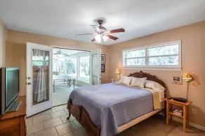 Family reunion retreat on beautiful 5800 acre Lake Sante Fe, Sleeps 22 - Image 5