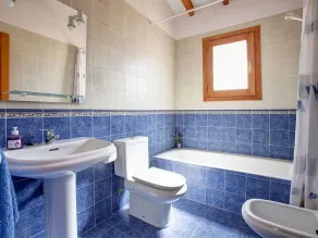 Stunning private villa for 6 people with private pool, A/C, WIFI, TV and terrace - Image 2