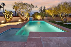 Mid century oasis with beautiful surroundings+ Tesla charger available - Image 4