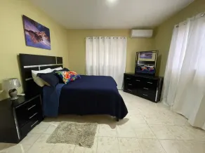 uncle’s oscar house - Image 3