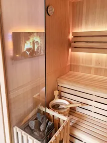 Suite Cosy Flat Senlis Hyper-Centre with Private Sauna - Image 2
