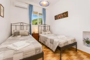 Effie Apartment - Image 3