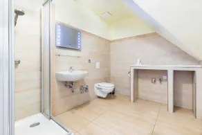 (9) Group booking up to 15 persons (upper floor) - Ostseeferienhaus Drachenflieger - Image 3