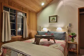 Charming Waterfront Cottage-NO CLEANING FEE-Water, Mountain & Sunset View - Image 3
