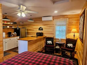 Cozy Cabin By The Pond, Sleeps 2 - Image 5