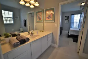 Condo contemporain à Vista Cay - Image 4