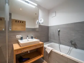 Appartment with terrace near St. Anton am Arlberg - Image 3