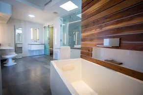 Amazing Views! Walk to the Beach! Pool and Spa! - Image 4