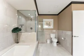 Residence 411 At The Grand - Image 5