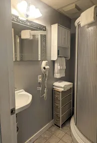 3 Bedroom 2 Bath Carriage House (Pet Friendly) - Image 3