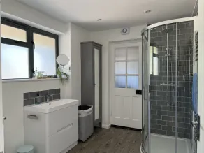 Bright and airy Sussex coastal house with direct beach access and hot tub - Image 2