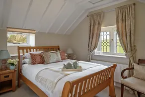 Victoria Lodge - Luxury Cottages - Image 3