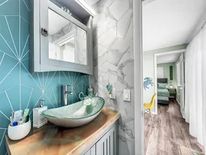 Newly renovated  Cozy Beach Cottage A1/2 of a duplex, 3min walk to beach - Image 2