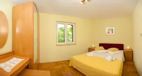Two bedroom apartment with balcony and sea view Postira, Brač (A-15242-b) - Image 3