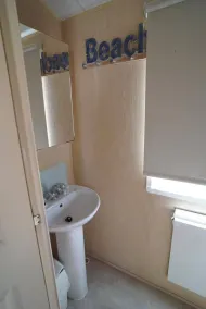 Caravan - Sleeps 6 - Pets Ok - Parking - Pool - Image 4