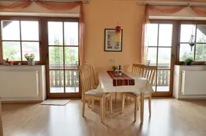 Apartamento 'Nationalparkblick' con vistas a la montaña, balcón y Wi-Fi - Image 4