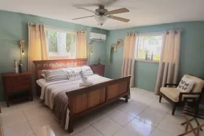 WALK TO MARRIOTT BEACH - CLEAN AND COZY FAMILY FRIENDLY HOME - PRIVATE POOL! - Image 2