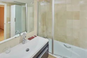 APPARTEMENT 7 ADULTS VUE SUR LA PISCINE - Image 3