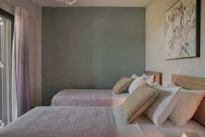 Queen Bee Residence- Honey Apartment - Image 5