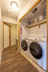 Westside Mt View - Hot Tub, Pet Friendly, Walk to Downtown Hood River! - Image 3