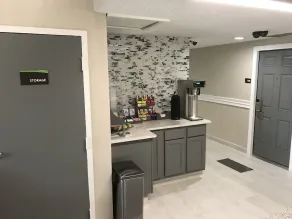 Hometown Inn & Suites - Image 3