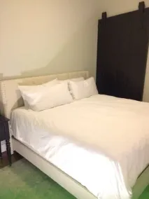 Suite mit Kingsize-Bett im Arts District - neu renoviertes Gebäude in der Innenstadt - Image 4