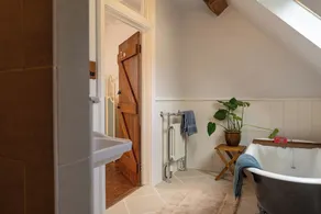Coach House - Image 2