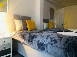 ELD6 - 2 bedroom, free parking and Netflix - Image 2
