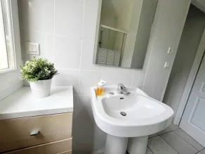 Magnifiquement calme, villa spacieuse de 4 chambres avec piscine privée - Image 3