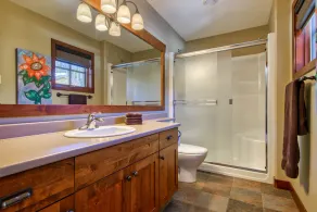 Gorgeous Ski In/Ski Out Townhome, Close to Village - Image 5