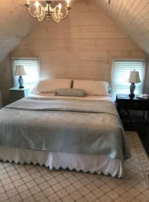 Garage Cottage Apartment with Horse Pasture - Image 3