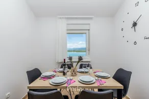 Apartment TRIES 5 with heated pool and sea view - Image 4
