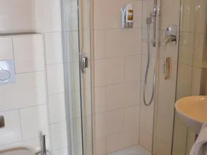 Dobbeltværelse / balkon / udsigt til slottet - Flair Hotel am Rosenhügel - Image 4