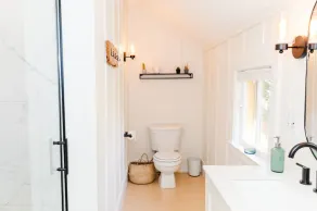 Rose Cottage-Charming, Comfortable, Ocean Breezes - Image 4