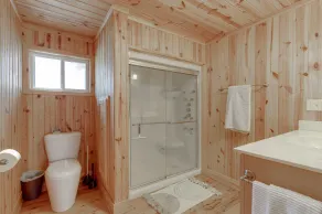 Peaceful staycation River Lodge and 2 cabins - Image 3