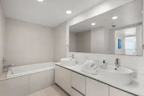 ★★★★★ 3BDR/3BA LUXURY APARTMENT WITH OCEAN VIEW - 25 min to FIFA! - Image 5