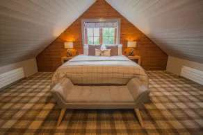 Woodpecker Lodge | sleeps 4 - Hot Tub, Dog Free - 4* Gold Award - Image 4