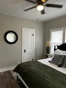 HazelHouse 1920’s BEAUTIFUL 2bed/1bath, Pet-Friendly WIFI - Image 5