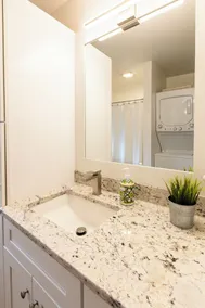 Small Town Apartment near covered bridge - Image 2